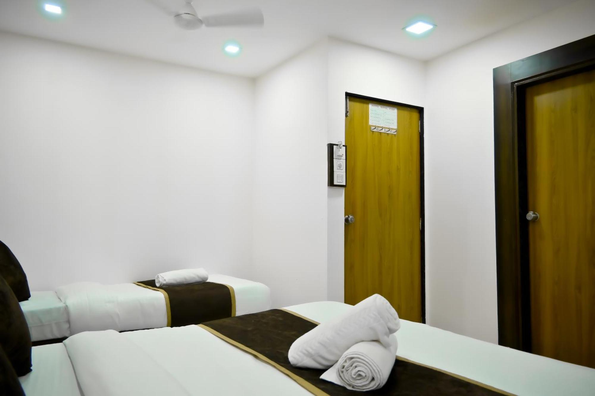 Hotel Royal Ican Sindhubhavan Road Ahmedabad Exterior foto