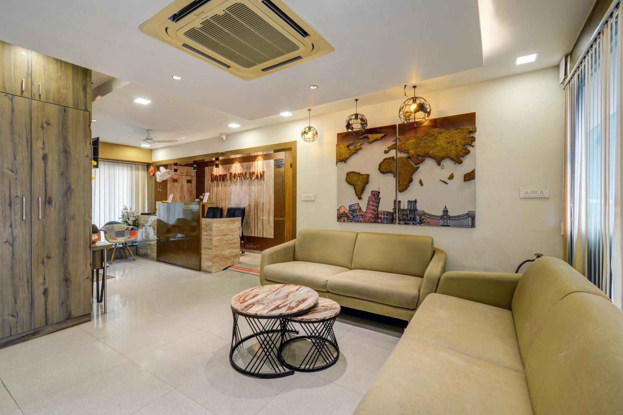 Hotel Royal Ican Sindhubhavan Road Ahmedabad Exterior foto